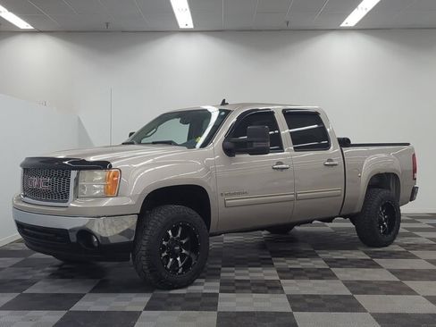 Used 2008 GMC Sierra 1500 SLT w/ SLT Preferred Package AWD/4WD image 3