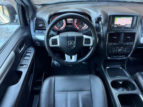 Used 2018 Dodge Grand Caravan GT image 27