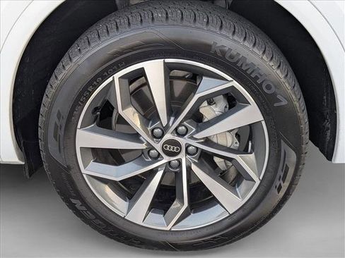 Certified 2025 Audi Q5 2.0T Premium Plus image 23