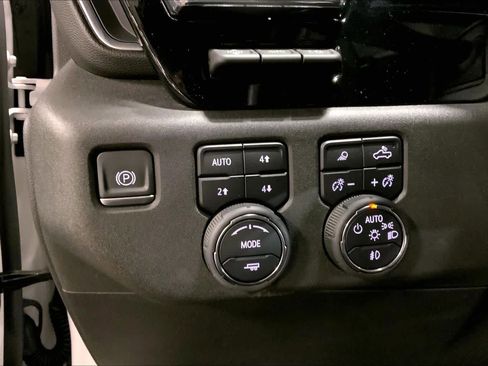 Used 2024 Chevrolet Silverado 1500 High Country w/ High Country Premium Package AWD/4WD image 35