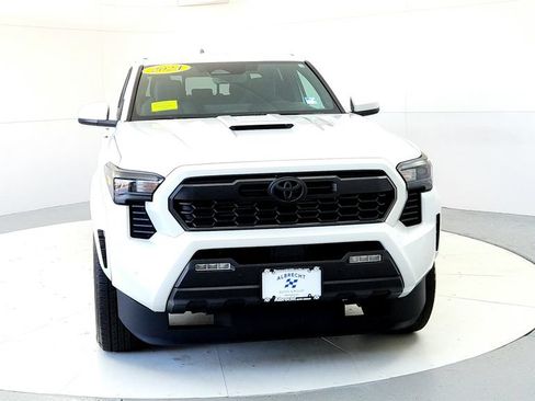 Used 2024 Toyota Tacoma TRD Sport w/ TRD Sport Upgrade Package AWD/4WD image 8