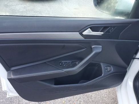 Used 2023 Volkswagen Jetta SE w/ Panoramic Sunroof Package image 20