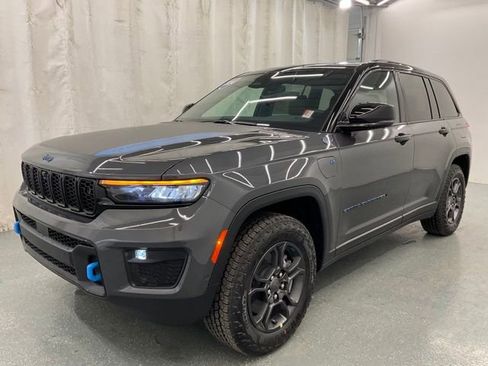 New 2024 Jeep Grand Cherokee Trailhawk w/ Advanced Protech Group II AWD/4WD image 4