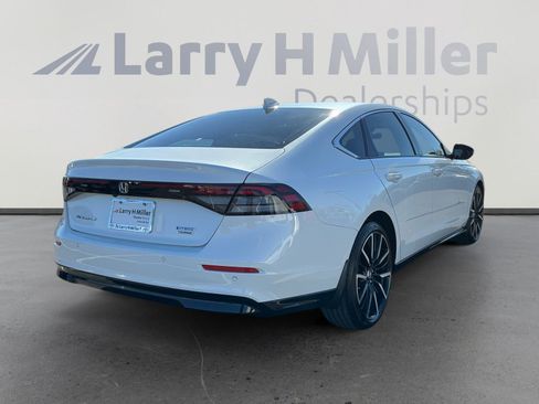 Used 2024 Honda Accord Touring image 5