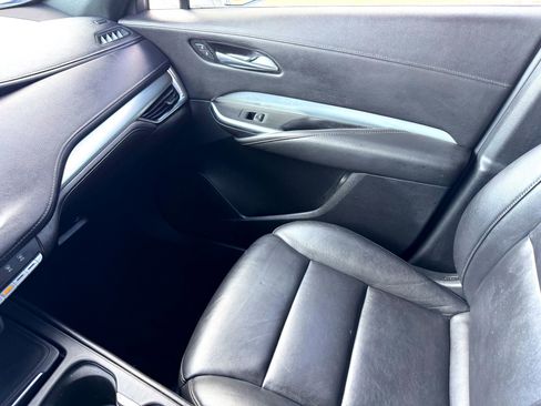 Used 2020 Cadillac XT4 Premium Luxury image 28