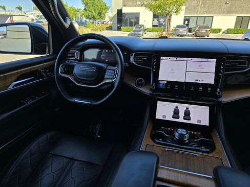 Used 2024 Jeep Grand Wagoneer L Series III image 50