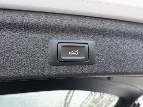 Used 2021 Audi Q3 2.0T Premium image 28