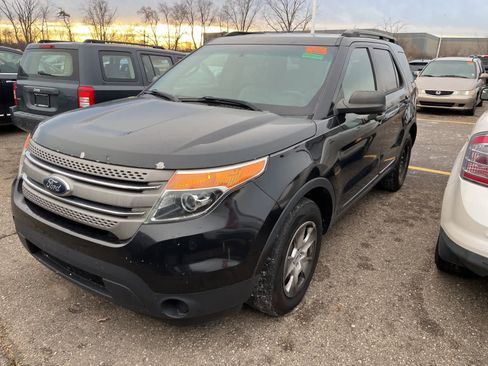 Used 2013 Ford Explorer 4WD w/ Class III Trailer Tow Pkg image 2
