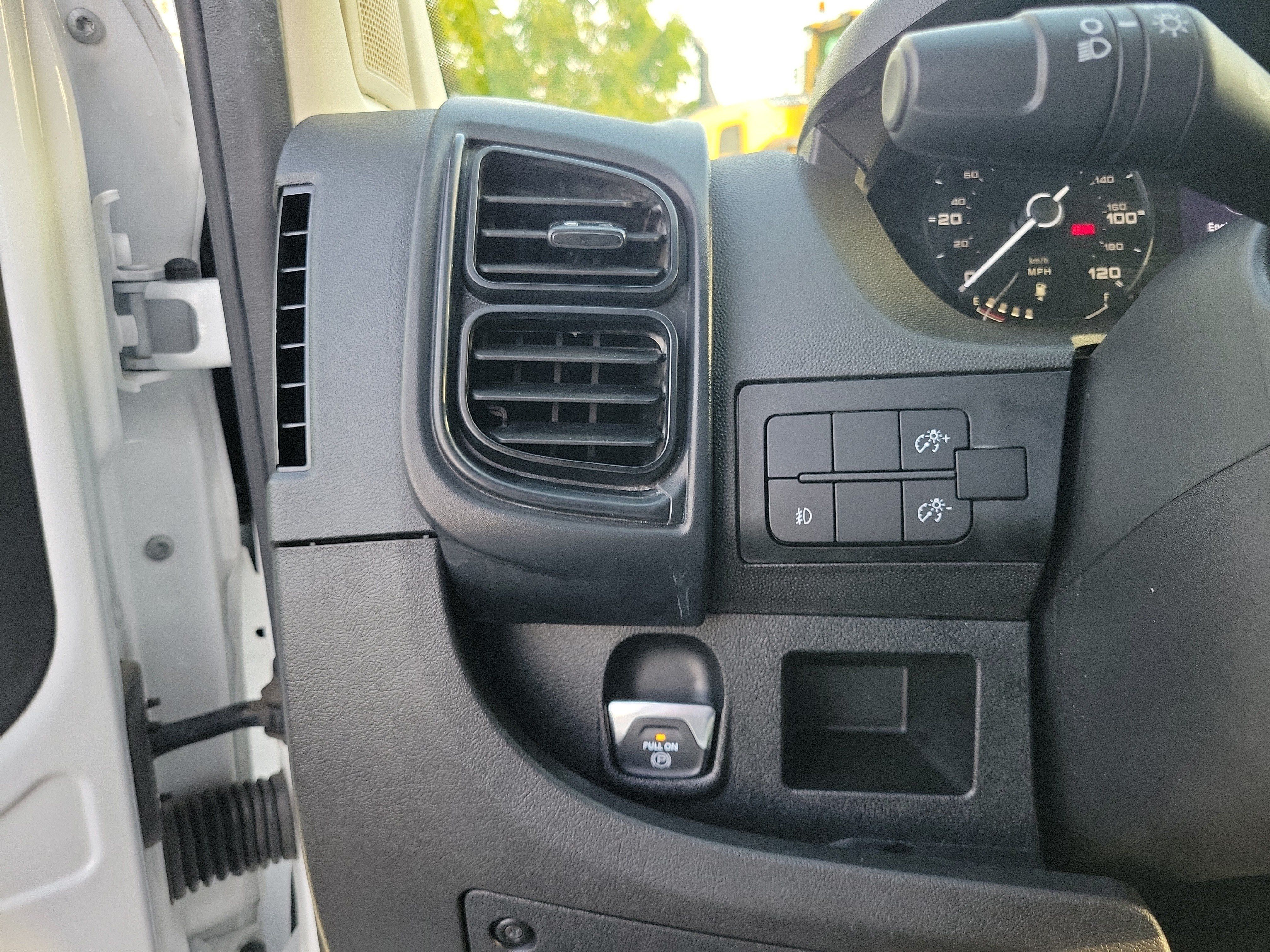 Used 2024 RAM ProMaster 2500 w/ Convenience Group FWD image 22