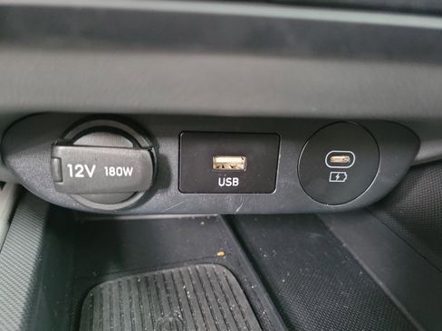 Certified 2025 Hyundai Elantra SEL image 15