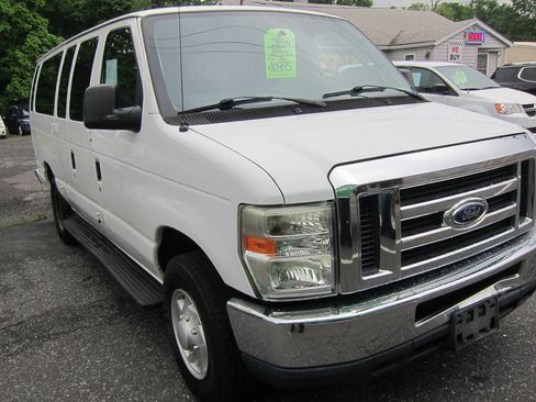 Used 2009 Ford E-350 and Econoline 350 XLT RWD image 1