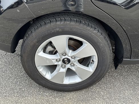 Used 2018 Kia Soul Base image 17