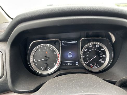 Used 2017 Nissan Titan Platinum Reserve AWD/4WD image 6