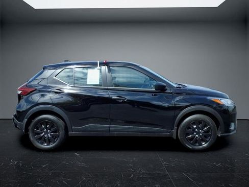 Certified 2025 Nissan Kicks Play S FWD image 2
