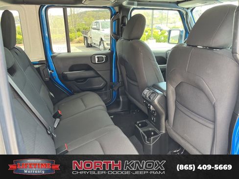 Used 2023 Jeep Wrangler Unlimited Sahara w/ Cold Weather Group AWD/4WD image 23