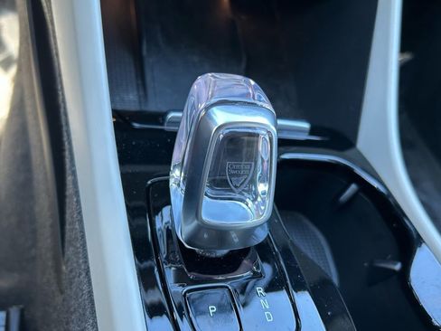 Used 2023 Volvo XC40 B5 Plus w/ Protection Package Premier image 23