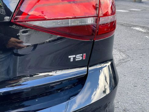 Used 2017 Volkswagen Jetta SE image 8