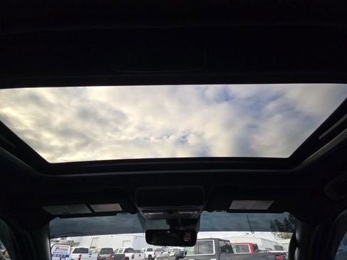 Used 2025 Nissan Frontier PRO-4X w/ Pro Premium Package image 38