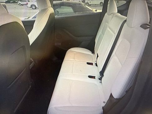 Used 2023 Tesla Model Y Performance AWD/4WD image 7