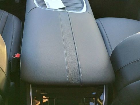 New 2025 Nissan Armada SV image 27