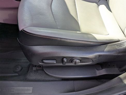 Used 2019 GMC Terrain SLT w/ Preferred Package image 21