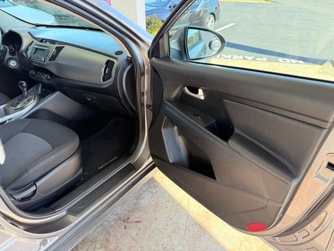 Used 2014 Kia Sportage LX image 17