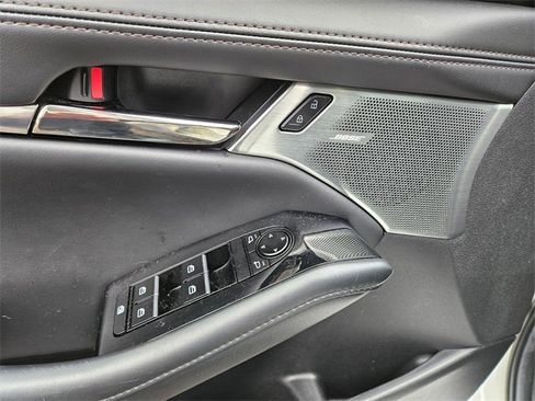 Used 2022 MAZDA MAZDA3 s image 6