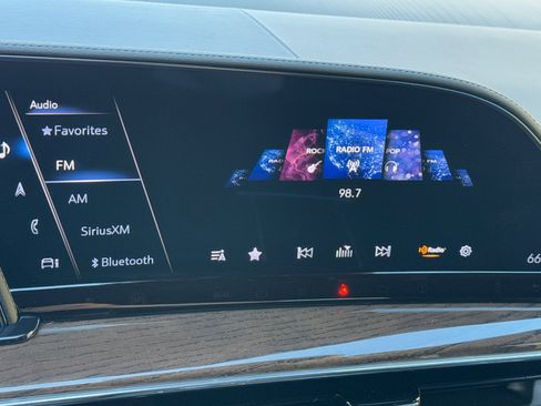 Certified 2024 Cadillac Escalade ESV Premium Luxury Platinum image 76