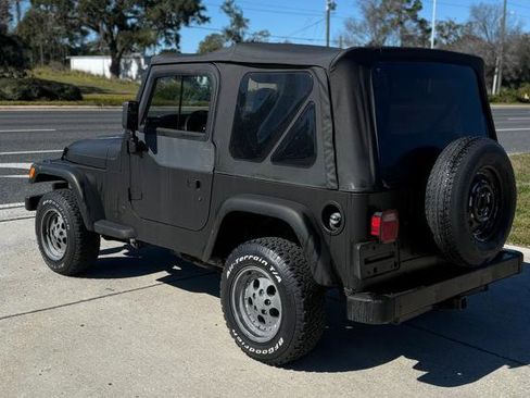 Used 1998 Jeep Wrangler SE image 3