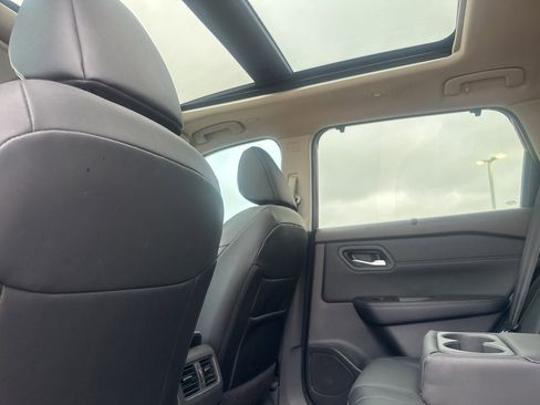 Certified 2023 Nissan Rogue SV w/ SV Premium B Package FWD image 36