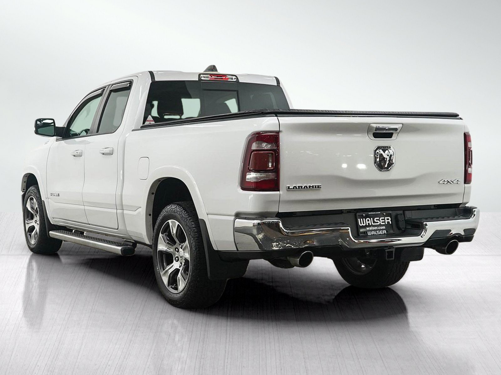 Used 2019 RAM 1500 Laramie AWD/4WD image 3