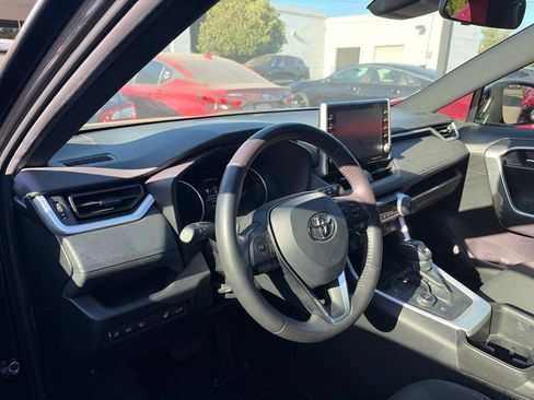 Used 2022 Toyota RAV4 SE w/ Convenience Package AWD/4WD image 9
