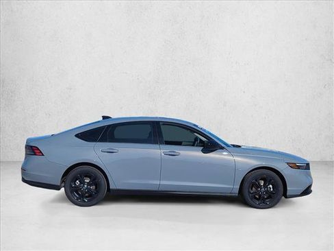 Certified 2025 Honda Accord SE image 4