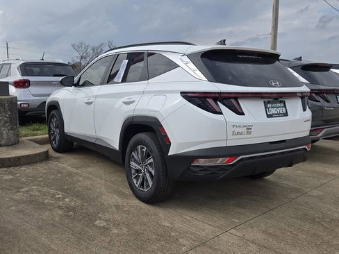 Used 2022 Hyundai Tucson Blue image 2