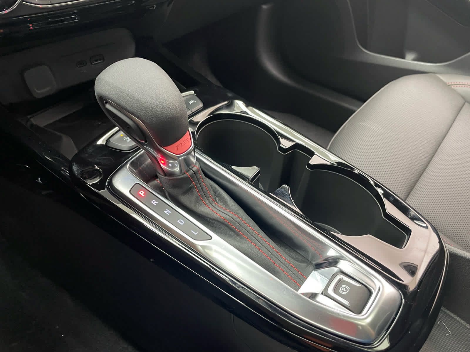 New 2026 Chevrolet Trax RS w/ Sunroof Package FWD image 6