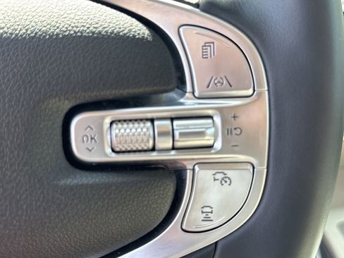 Used 2025 Genesis GV70 2.5T w/ Select Package image 25