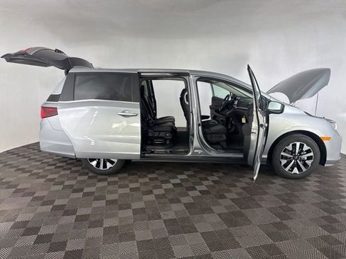 Certified 2026 Honda Odyssey EX-L image 17