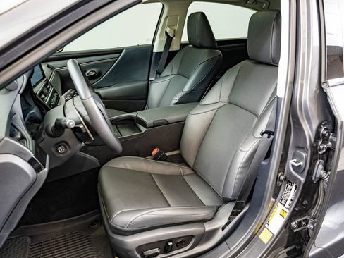 Certified 2025 Lexus ES 300h F Sport FWD image 22