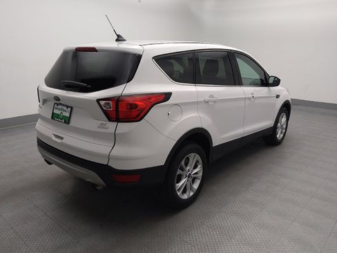 Used 2019 Ford Escape SE FWD image 9