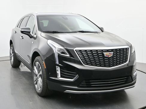 New 2026 Cadillac XT5 Premium Luxury w/ LPO, Floor Liner Package image 8