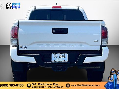 Used 2021 Toyota Tacoma TRD Sport AWD/4WD image 3