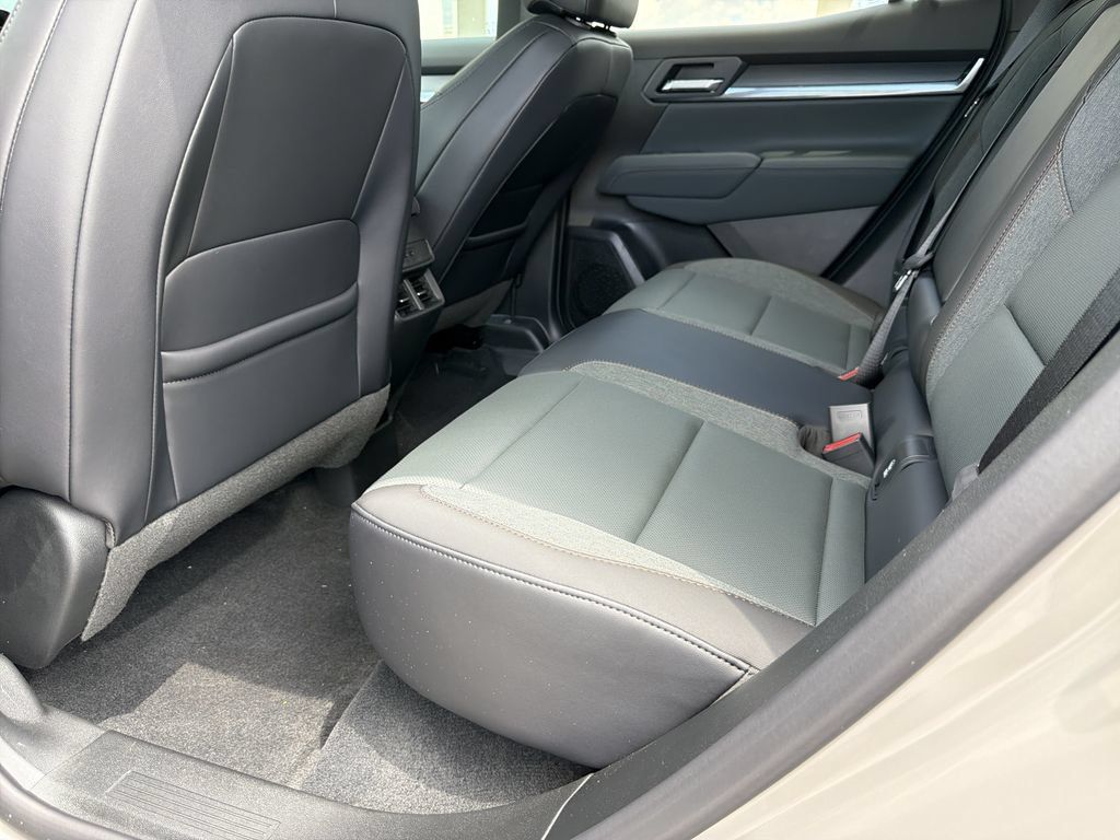 New 2027 GMC Terrain AT4 w/ Technology Package II AWD/4WD image 17