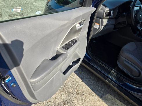 Used 2018 Kia Niro LX image 7