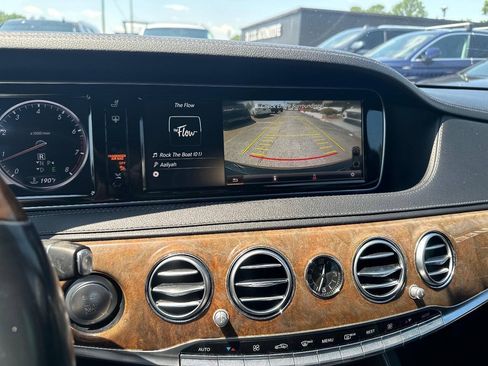 Used 2014 Mercedes-Benz S 550 Sedan w/ Premium 1 Package image 19