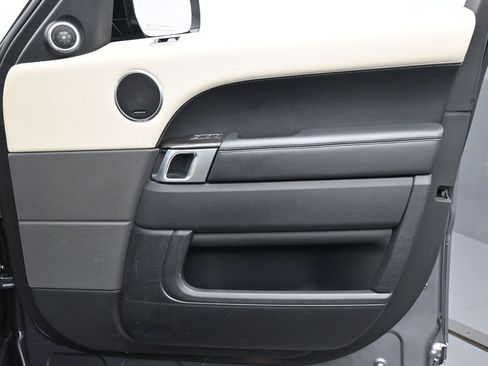 Used 2020 Land Rover Range Rover Sport HSE Dynamic image 28