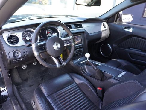Used 2011 Ford Mustang Shelby GT500 w/ SVT Performance Pkg image 3