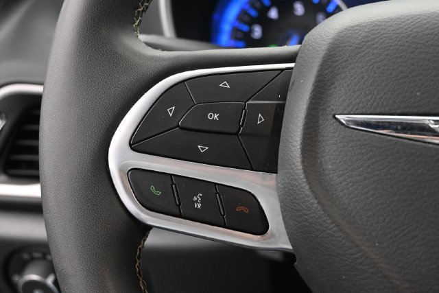 Used 2025 Chrysler Pacifica Select FWD image 31