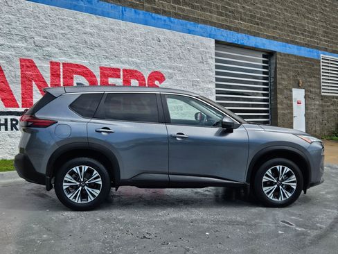 Used 2023 Nissan Rogue SV FWD image 8