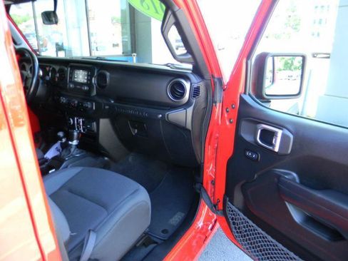 Used 2018 Jeep Wrangler Unlimited Sport S AWD/4WD image 21