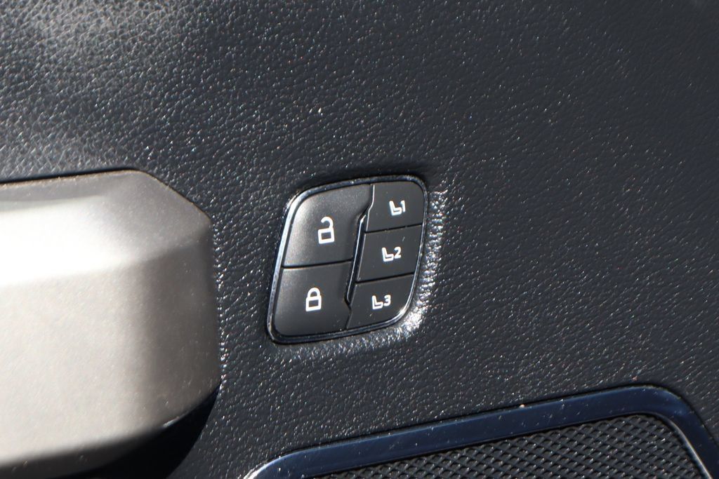 Used 2020 Ford F250 Lariat AWD/4WD image 16